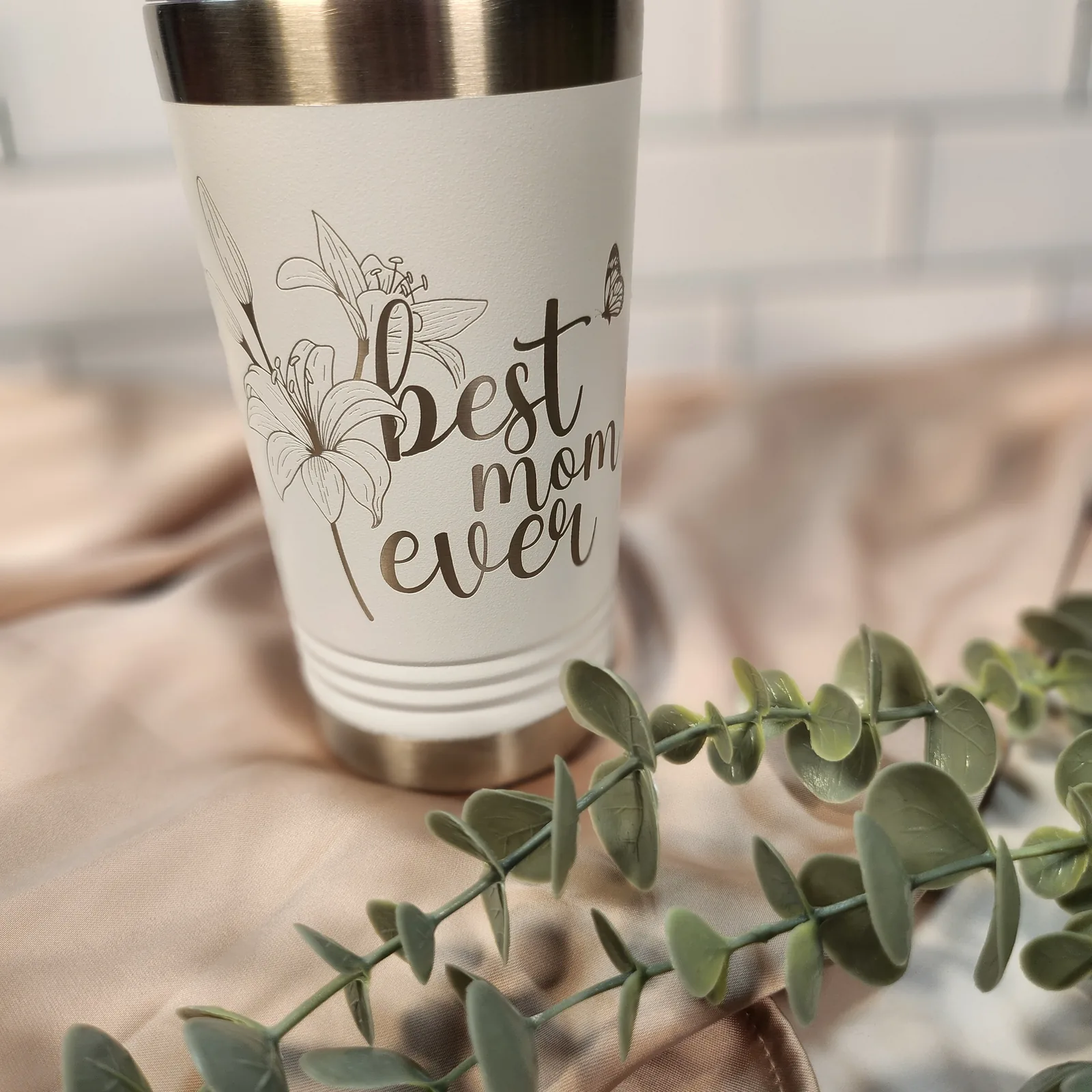 Engraved best mom ever tumbler